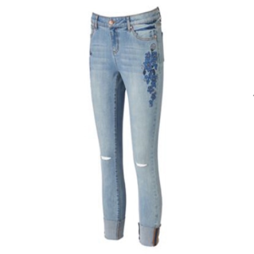 Candie's Floral Ripped Skinny Jeans “Light Indigo Denim” Size 7 (Juniors’) NWT!